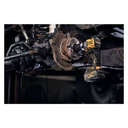 Гайковерт аккумуляторный DeWalt DCF921N (без акк, без з/у)