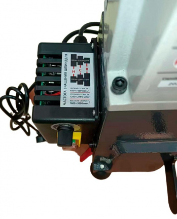 Токарный станок по дереву REALREZ R-1218VD 550 W