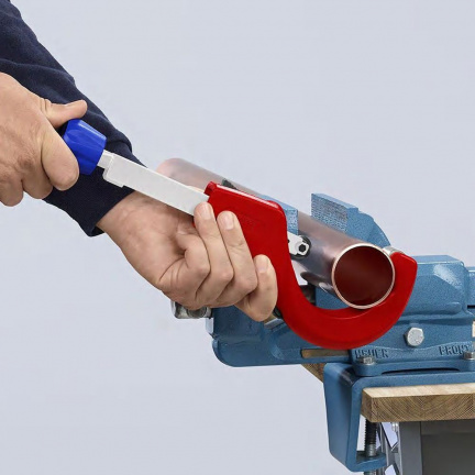 KNIPEX TubiX XL Труборез для нерж. стали и цветных металлов, Ø 6-76 мм / толщина max 2 мм, длина 260