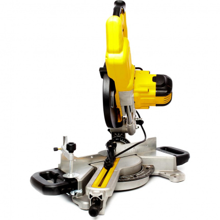 Торцовочная пила DeWalt DWS774